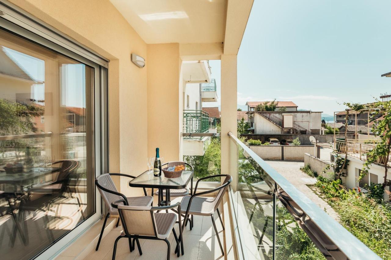 Apartments Villa Swissmonte Herceg Novi Bagian luar foto